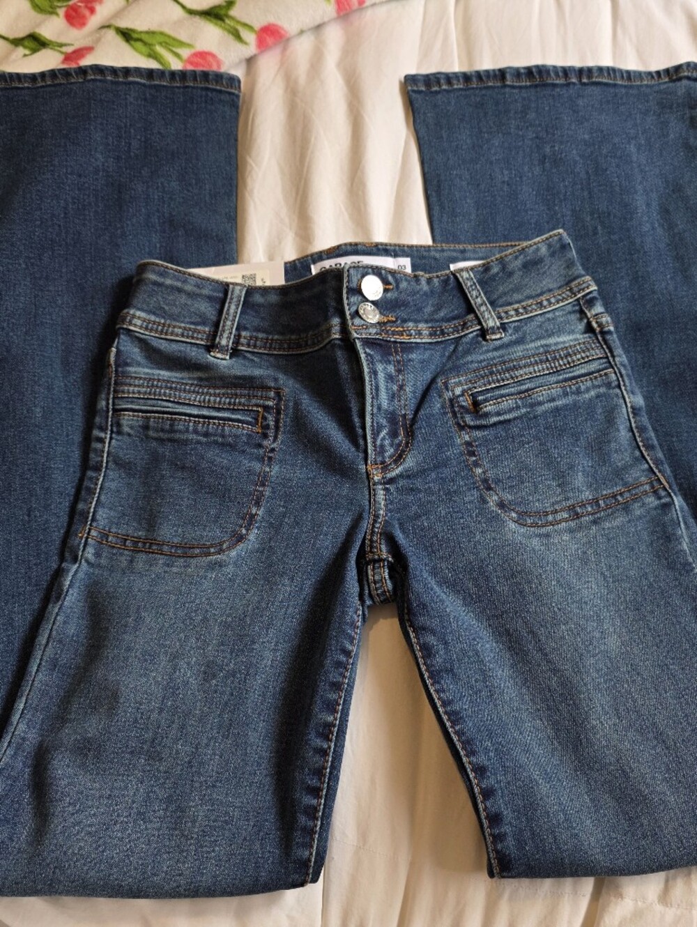 Garage Low-rise Flare Jeans - Sadia Blue - 03/26
